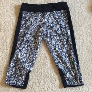 Nike Dri-fit capris. Medium.